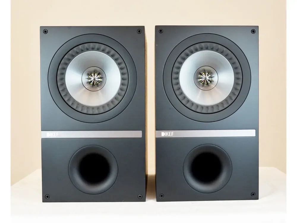 KEF Q300
